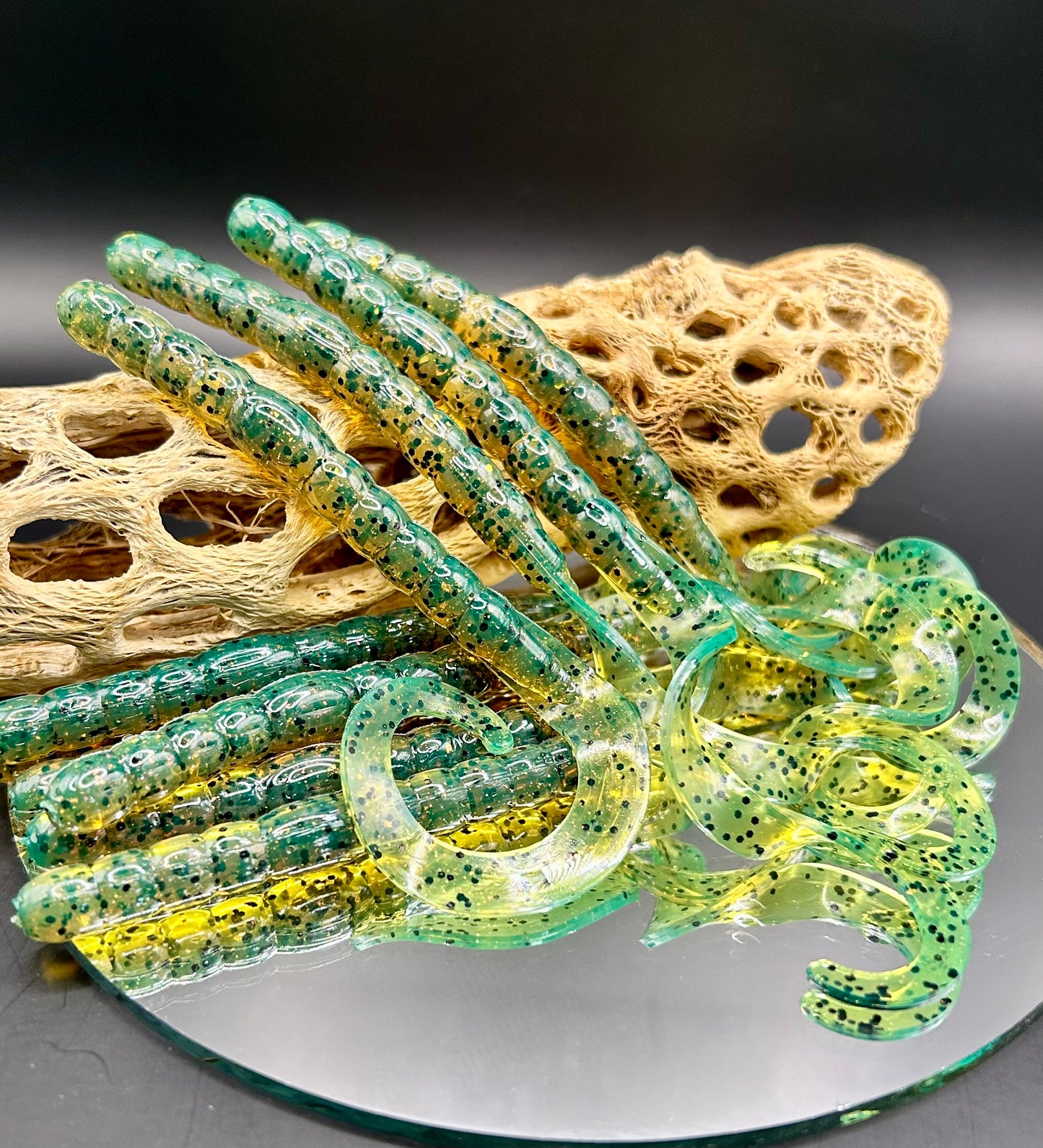 7” Ribbon Tail Worm – Motor Oil